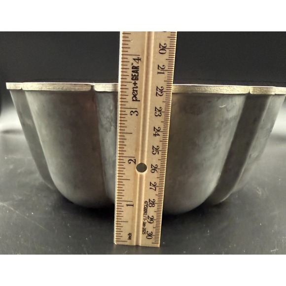 Nordic Ware Mini Bundt Pan Cake Heavy Cast Aluminum Vintage  9" x  3.5" - Picture 5 of 8